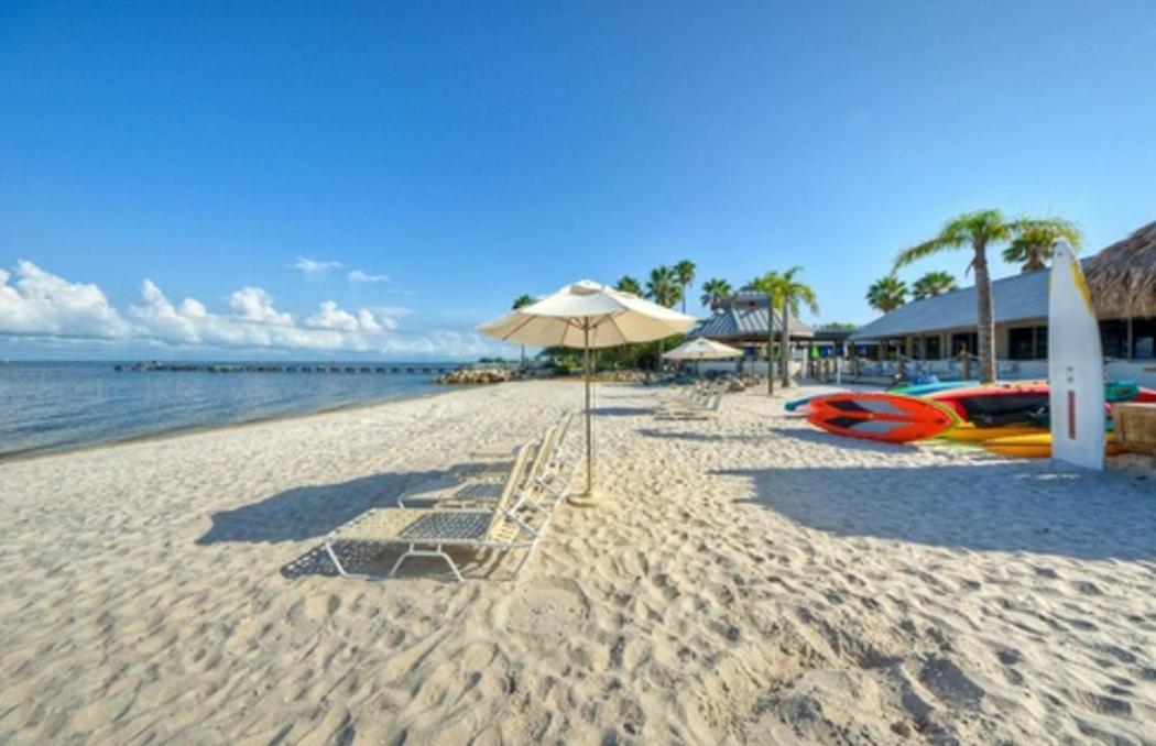 Charming One Bedroom Resort-Style Studio With Pool And Beach Access Раскин Экстерьер фото